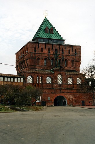 Нижегордский кремль дмитровская башня